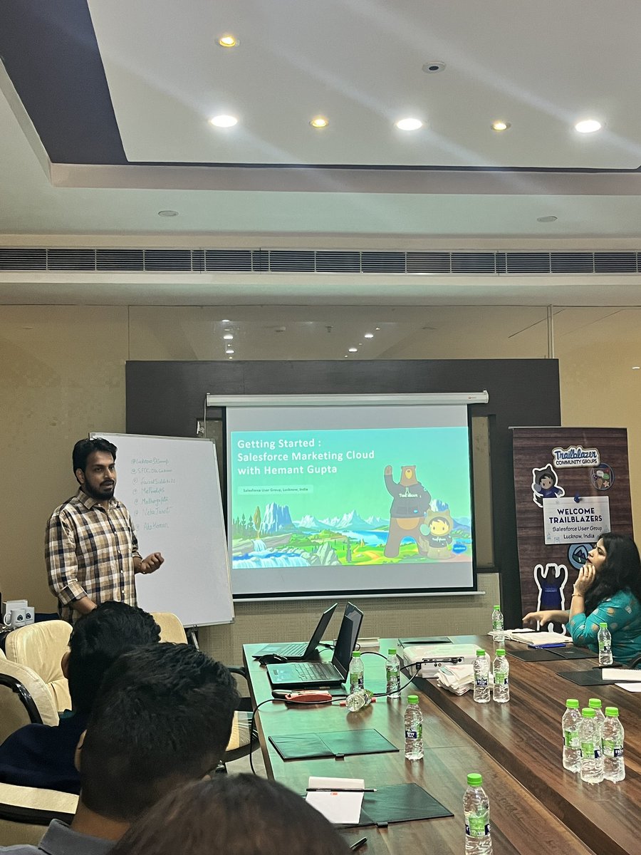 Speaker @akaHeman explaining about marketing cloud @LucknowSfGroup @SFDC_DG_Lucknow @faisalsiddiki21 @MePradipS @malhargupta @NehaJanoti