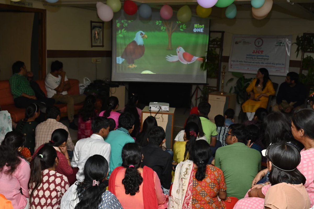 HFRI_Nitinshah's tweet photo. Dr. Nitin Sumant Shah Chairman Of Heart foundation and Research Institute sponsored a Popcorn party for mentally disabled children of JJCt.
#diffrentlyabledchild #manodivyang #manodivyangchildren #heartfoundation #philanthropy #socialwork #disabilityinclusion #ngo #HFri https://t.co/T3FkFHep0R