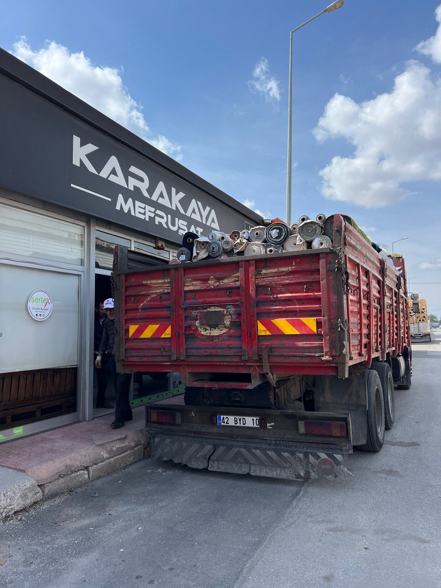 I'm at Karakayalar Mefruşat Sanayi Şube in Konya, Selçuklu swarmapp.com/c/0IHmHnDf7B1