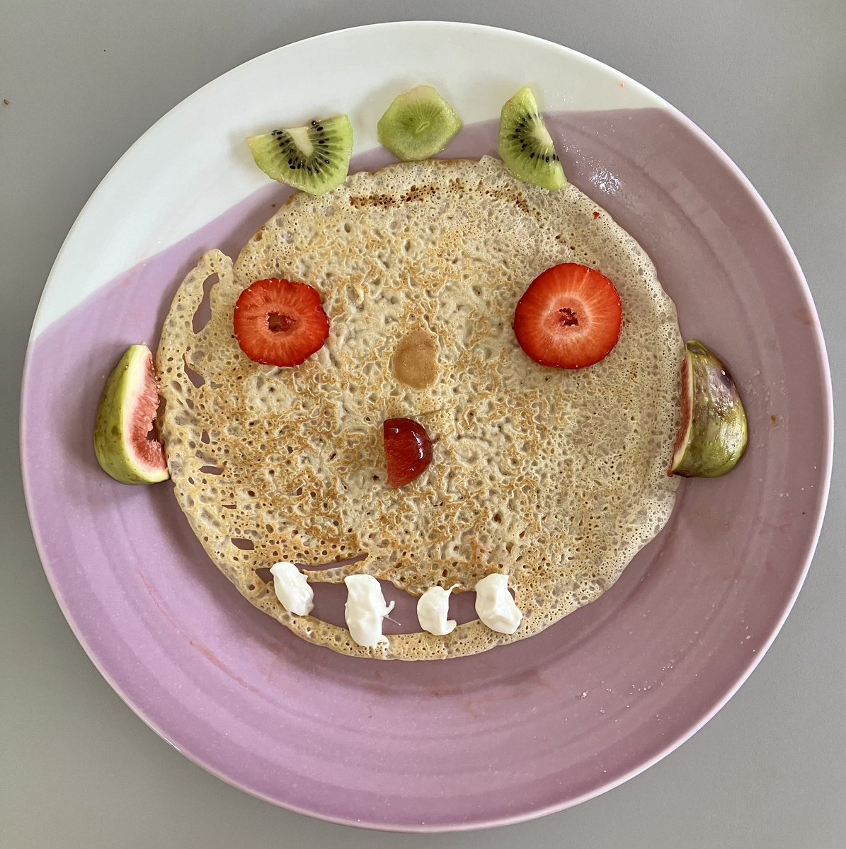clarebest1's tweet photo. Good morning! #pancakefaces #foodart https://t.co/zo8Ll3AFCe