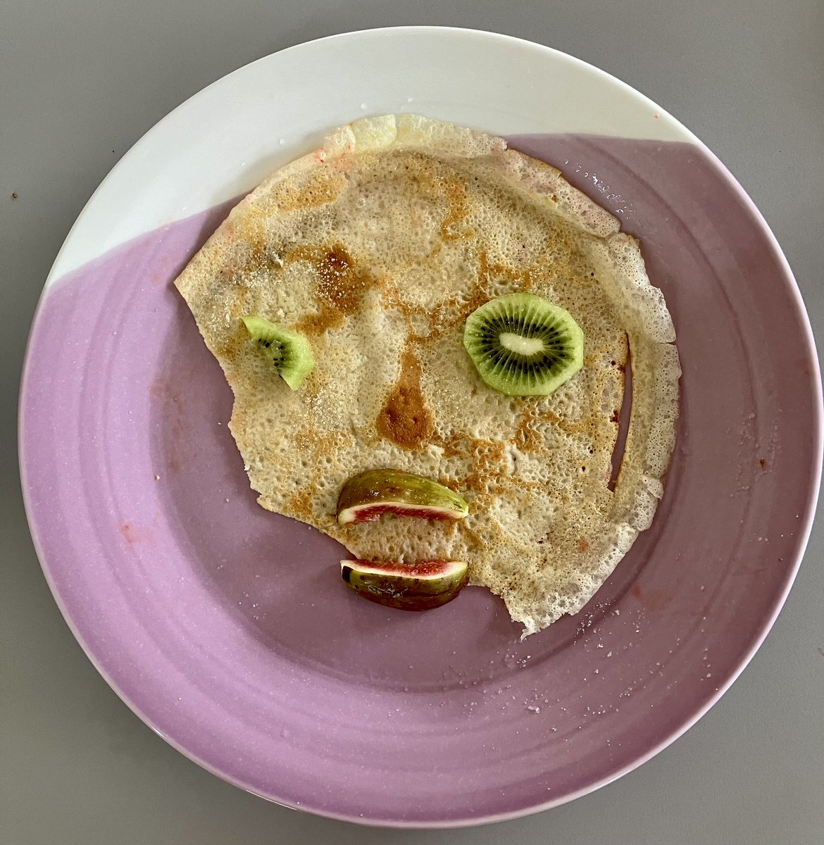 clarebest1's tweet photo. Good morning! #pancakefaces #foodart https://t.co/zo8Ll3AFCe