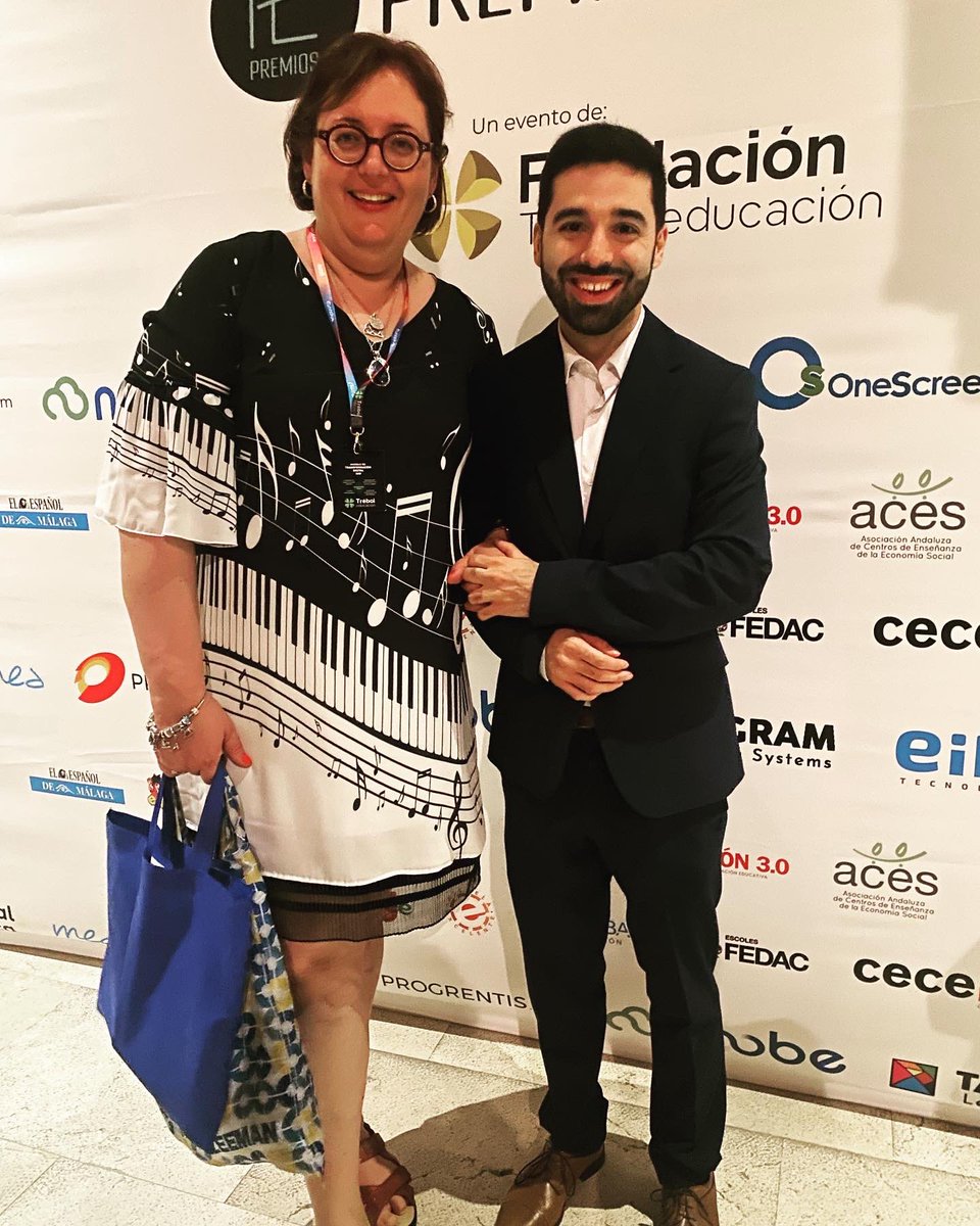 escolasplai's tweet photo. Gran experiencia disfrutar en persona de @Magic_MOR y @mfreireubeda en la gala @PremiosIE #PremiosIE23 Ponente y presentador excepcionales #crpnoubarris #consorciedubcn ¡Os esperamos en Barcelona! https://t.co/R7pZWwko70