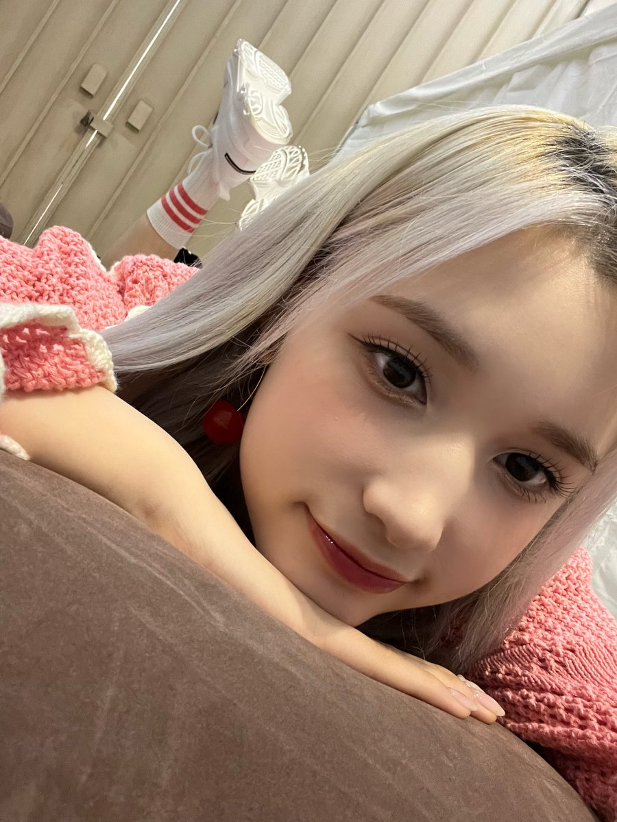 official_kep1er's tweet photo. Have to be happy◡̈ෆ

#휴닝바히에 #HUENING_BAHIYYIH
#Kep1er #케플러 https://t.co/X1myafnoQM