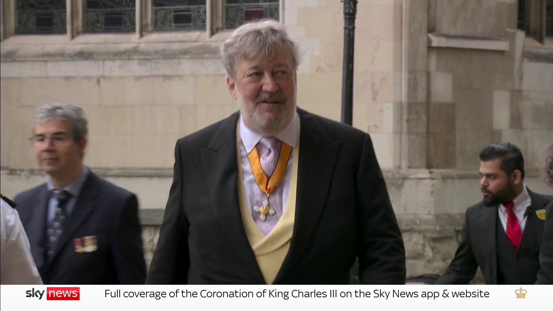Sky News on Twitter "Dame Emma Thompson, Stephen Fry and Dame Judi Dench arrive at Westminster