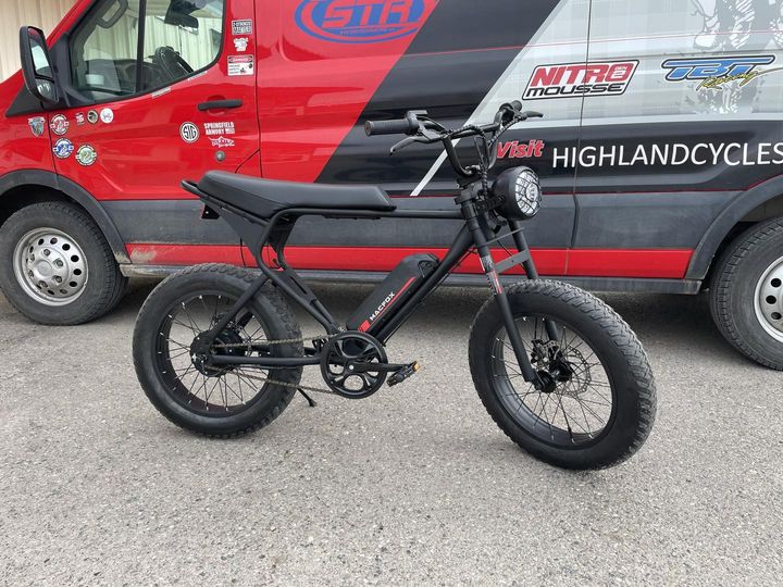 macfoxbike's tweet photo. ✨Another feedback: About the cool look
More information: https://t.co/pdm5OhxGAZ
#macfoxbike #electricbicycle #ebiking #electrictransportation #emoped #ebike #electricbike #ebikelife #fatbike #ebiker #ebikereview #feedback #lookcool https://t.co/nWxE5lCnvN