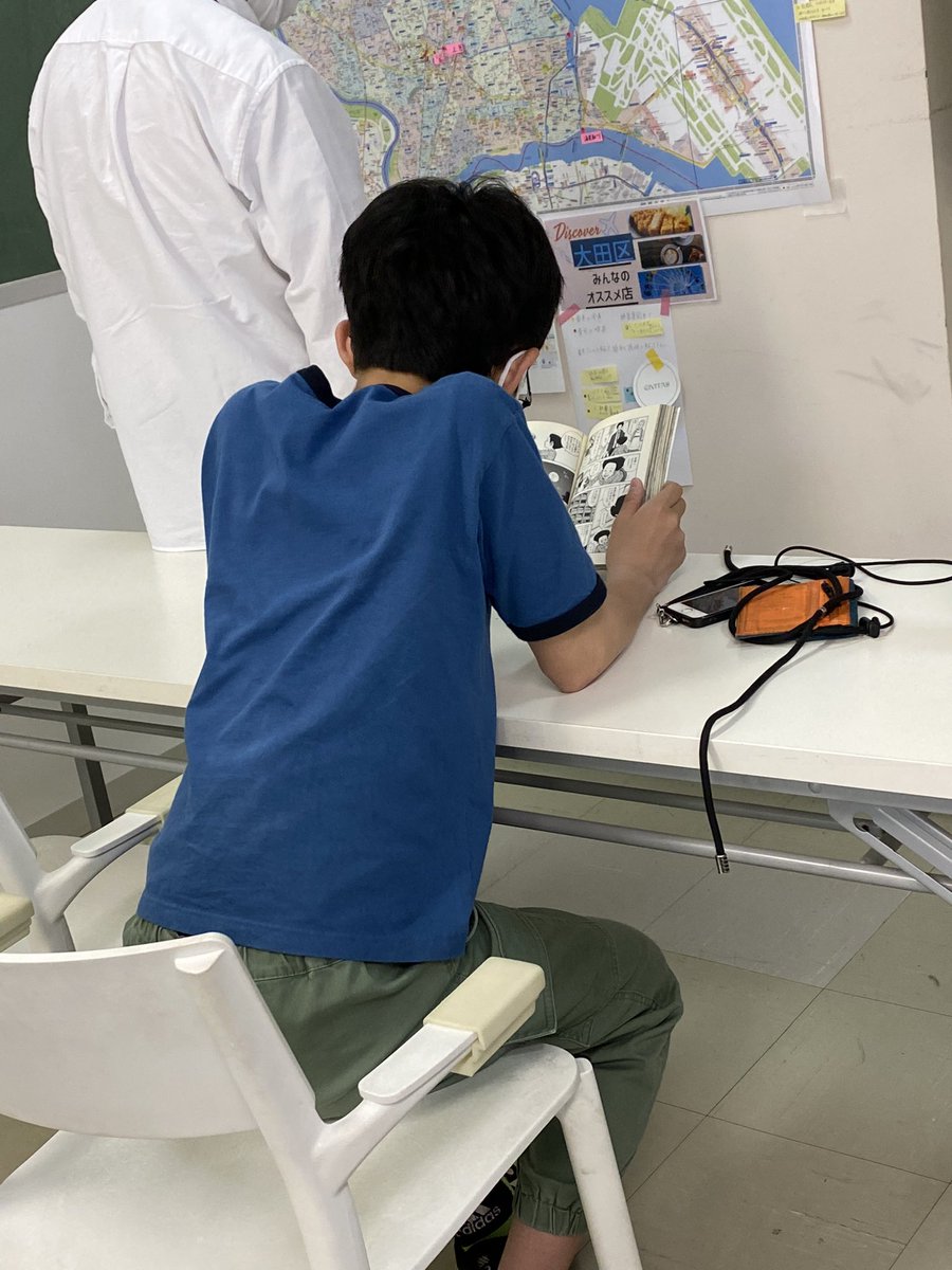 Ota_Fab's tweet photo. #宇宙兄弟　を読み耽るお兄ちゃん　この巻で終わりと言われているが離れられない　全巻揃っています　#コワーキングスペース https://t.co/5Ek4k9BBnK