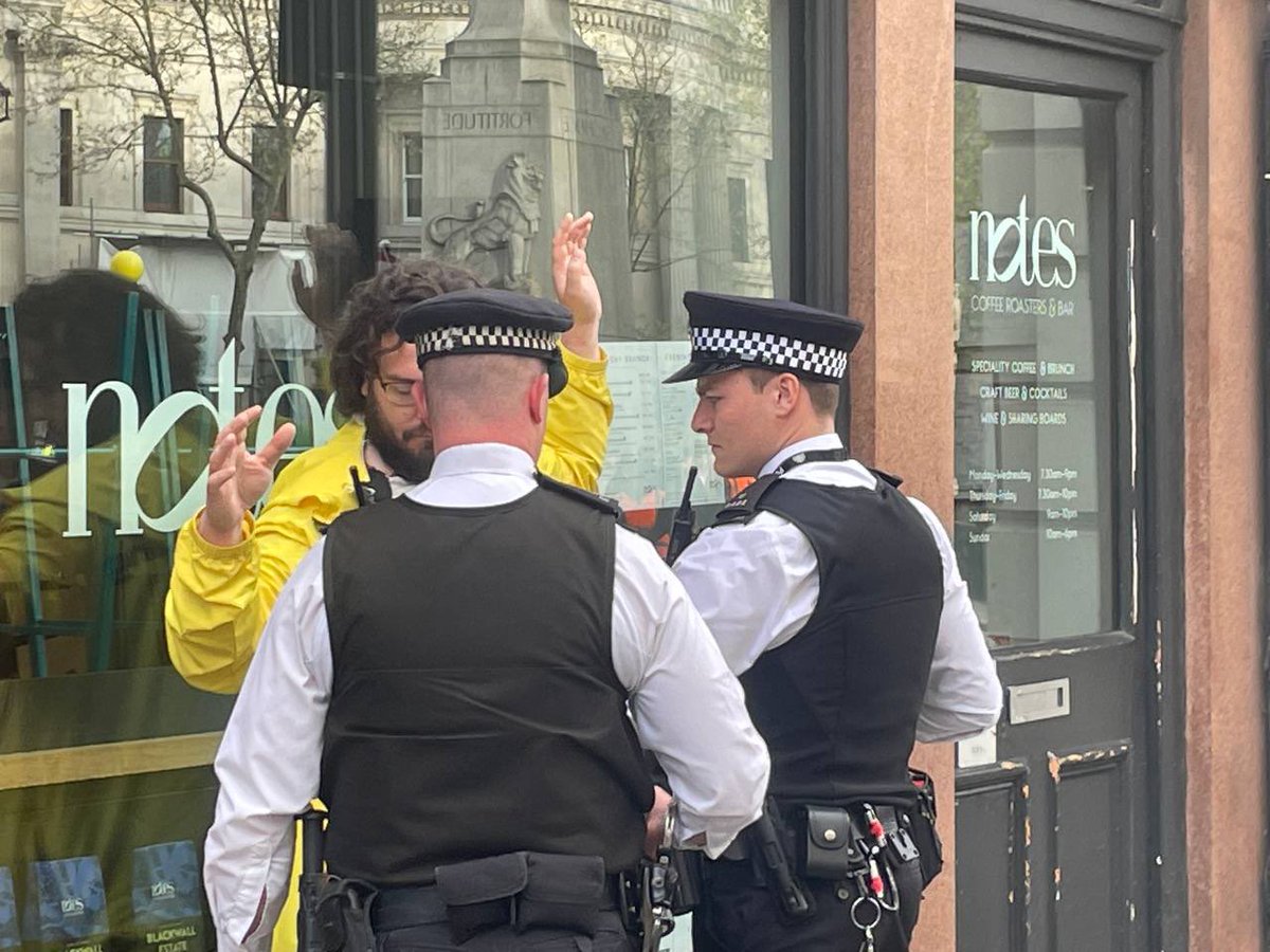 BThroughParty's tweet photo. We are appalled by the pictures coming out of London this morning where peaceful anti-monarchy protestors are being arrested and having placards confiscated by police.

Solidarity with @RepublicStaff and others exercising their democratic right to protest.

Stay safe everyone. https://t.co/Un08c2qfZh