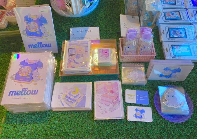 デザインフェスタに初参加    ポストカードやステッカー、画集などを販売します 1日だけですが、 ぜひ、遊びに来てください!   ブース番号:C-208 出展日:5/21のみ 出展名:sugary moon   #デザフェス57 