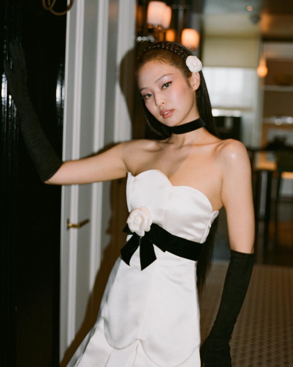 jenniesrenes's tweet photo. #JENNIE IG update! https://t.co/FXAS7CAXEC