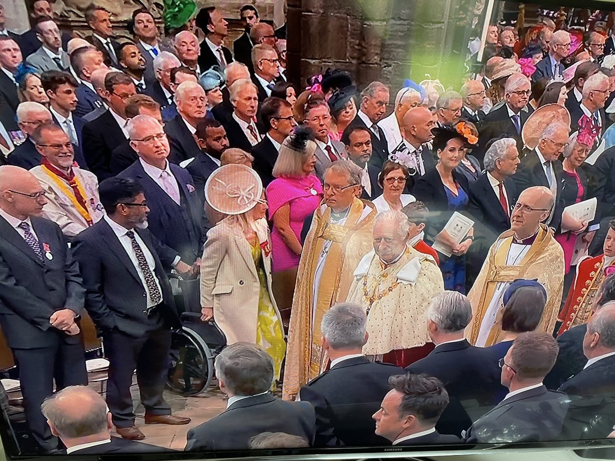 seanmccauley1's tweet photo. Hands in pockets.:. Charles is thinking Good God!! #handsinpockets #etiquette https://t.co/xyJCfT0hrh