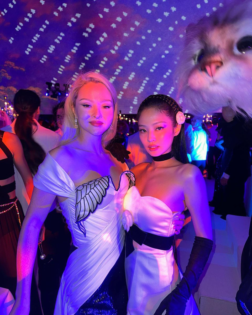 jennie with devon aoki 🤍
