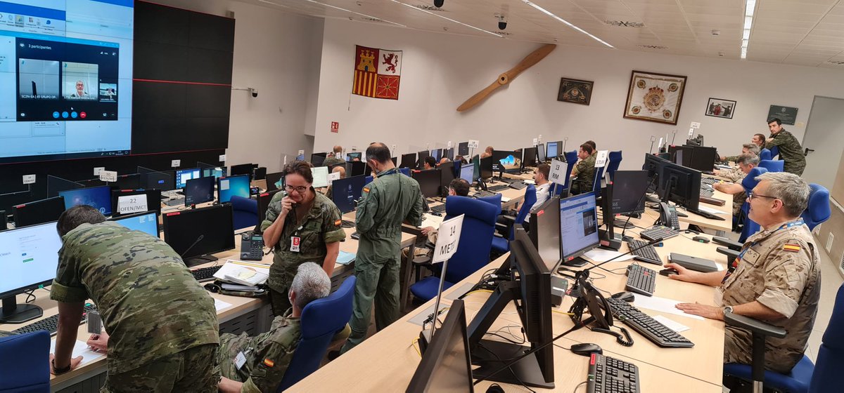 EMADmde's tweet image. El adiestramiento conjunto es fundamental para garantizar la seguridad nacional 🇪🇸.

Con el ejercicio #COPEX los 5 mandos componentes se adiestran junto con el #MOPS en el planeamiento y conducción de una operación de alta intensidad.

@EjercitoTierra

@Armada_esp

@EjercitoAire