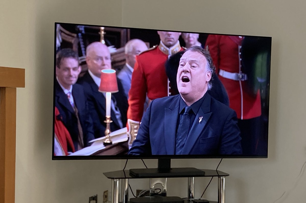 NJWebbUK's tweet photo. It would have been nice if @RealSirTomJones could have sung one of his better known hits. #Coronation #whatsnewpussycat https://t.co/jTUq2HdzFl