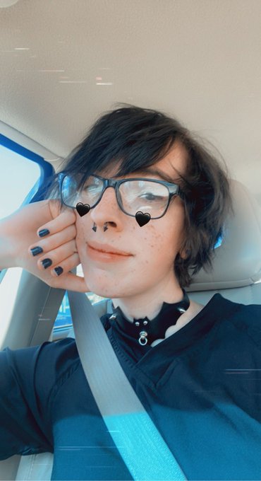 Never posted anything like this before here but im coming up on 3 years since i came out as trans so<a href="/tag/mvsales"class="tags"><span>#mvsales</span></a><a href="/tag/mvtrans"class="tags"><span>#mvtrans</span></a>