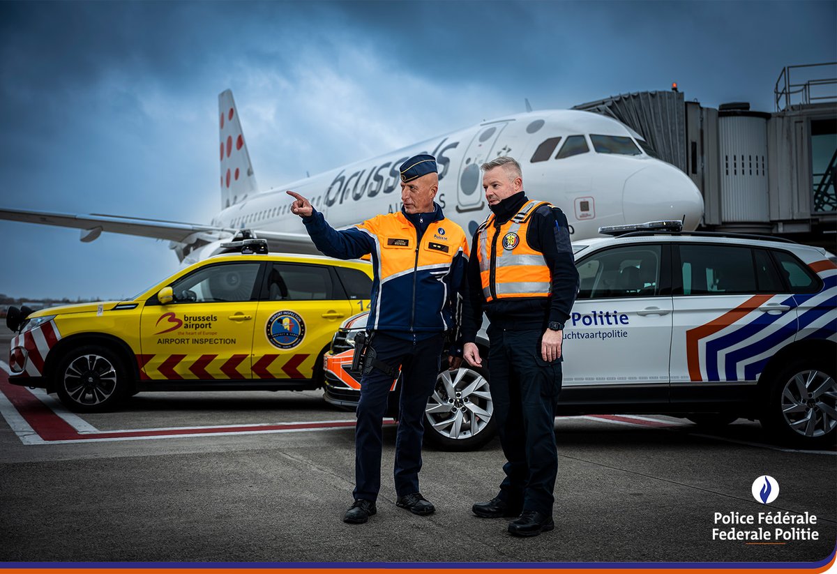 policefederale's tweet photo. Assurer la sécurité d'un aéroport, c'est aussi travailler avec des partenaires.
#POTW #Pictureoftheweek #PoliceAéronautique #PoliceFédérale #jobpol https://t.co/BQl2DHgL9K
