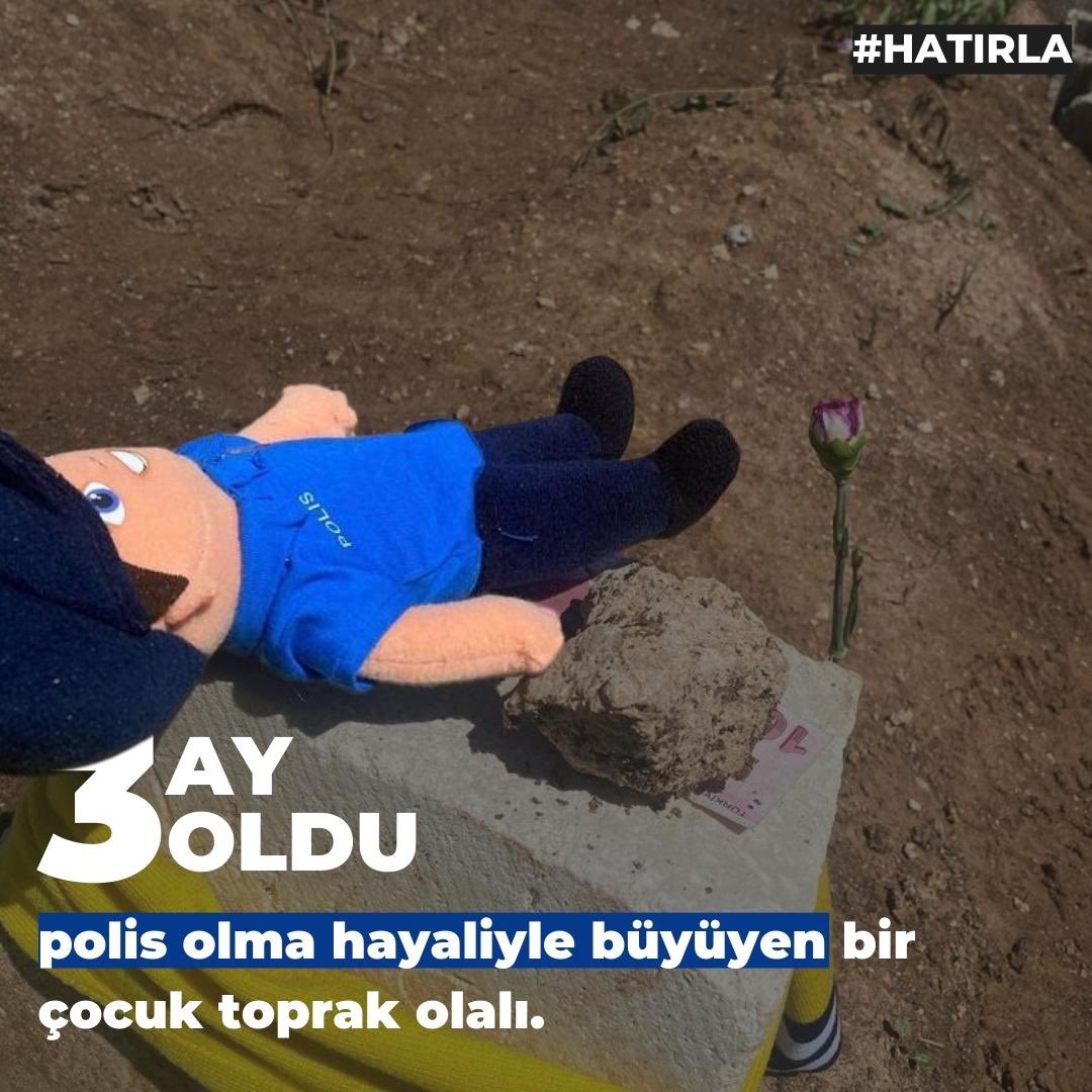 SoylentiDergi's tweet photo. 3 ay oldu. Çocuklar gülmeyeli, şenlikler söneli, hayat ıssız bir acıya teslim olalı. Hayat her gün üstünü örtse de tam şuracıkta acısı hala taze. 

6 Şubat gecesi sayılı illeri sarssa da acısıyla hepimizi derinden yaraladı. En temel ihtiyaçlarımızı karşılayamadık barınamadık ısınamadık birbirimizin yaralarını sarmak için canla başla uğraştık ve hala daha uğraşmaya devam ediyoruz.
