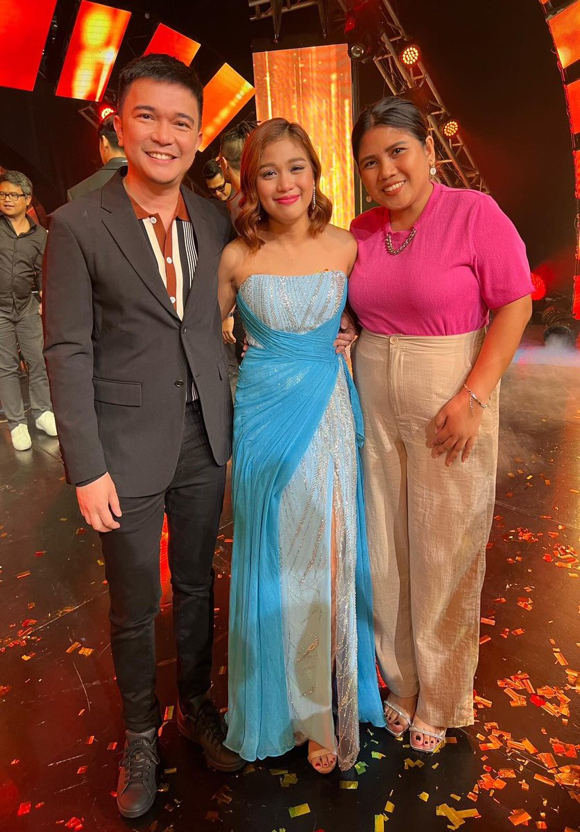 StarMusicPH's tweet photo. Congratulations to the TNT Year 6 Grand Champion, Lyka Estrella! 🎤✨ She is with ABS-CBN Music Creative Director @JonathanManalo and Star Music Label Head @melaopm 💙

#TNT6HulingTapatan https://t.co/lwQwOQfwn6