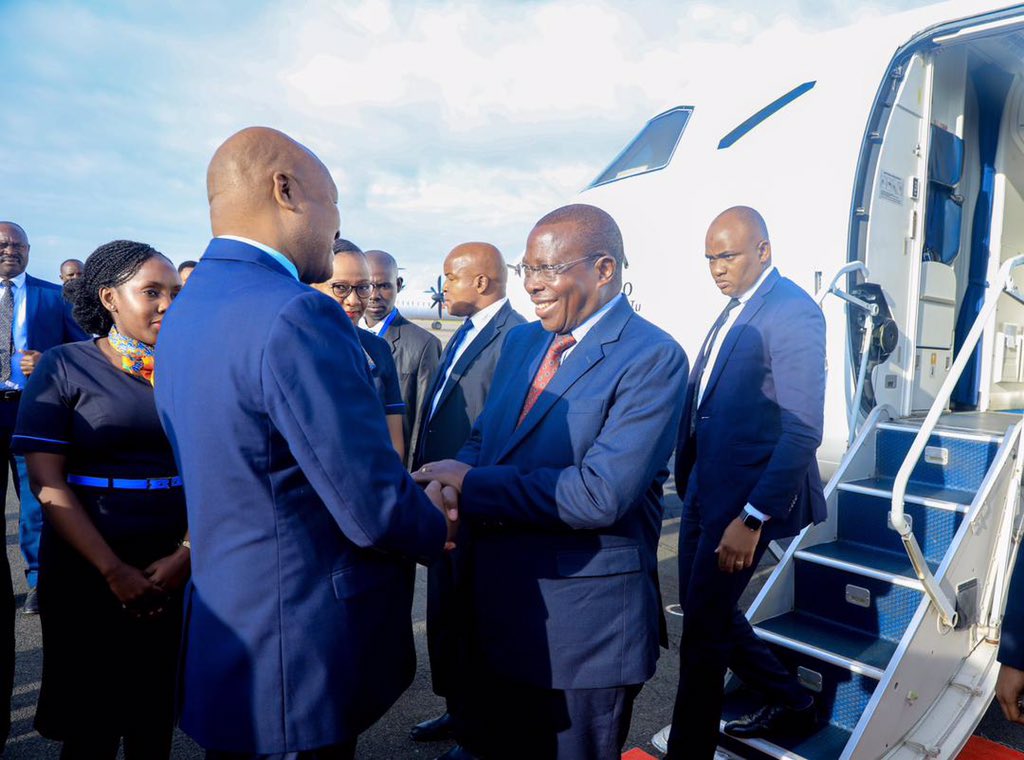 ccmrussia's tweet photo. Makamu wa Rais anamwakilisha Rais wa Jamhuri ya Muungano wa Tanzania Mheshimiwa @SuluhuSamia katika Mkutano wa 11 wa Wakuu wa Nchi na Serikali wa Nchi Wanachama wa Mpango wa Amani, Usalama na Ushirikiano kwaajili  ya KongoDRC na Ukanda wa Maziwa Makuu unaofanyika  nchini Burundi. https://t.co/rOJArRglli