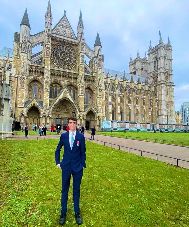 TheBoyInTheTent's tweet photo. I can’t quite believe I’m here #WestminsterAbbey #Coronation https://t.co/6DvDYlt0Cu