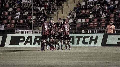 BotafogoVAVEL's tweet photo. Vitória vence Botafogo-SP e segue com 100% de aproveitamento na série B https://t.co/KCnzlIV2Ho https://t.co/HkTKzSWOyq