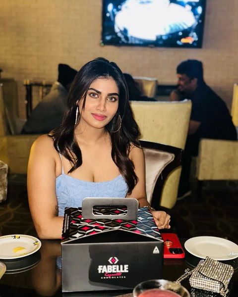 FilmyHoot's tweet photo. #ShivaniNarayanan #filmyhoot https://t.co/VEThdB5AmK