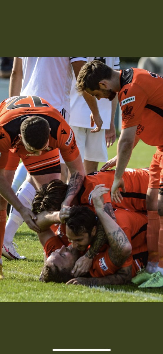 pearce006's tweet photo. So the time has finally come for me retire from the game that has brought so much joy to my life. Thank you to all my team mates past and present. 20 season have come and gone, 750 plus games and it’s time to give the body a rest. Thanks again to everyone. #IMeanItThisTime https://t.co/XBQExJIGEB