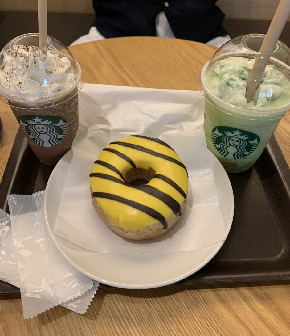 tomotun0813's tweet photo. #スタバ　#MELONMELON
#お散歩途中

散歩の途中のお楽しみ💓🎵
メロンの果肉が入っていて
美味しい😋💓
でも、私にはちょっと甘いなぁ〜 https://t.co/2kYEDe3Z2X