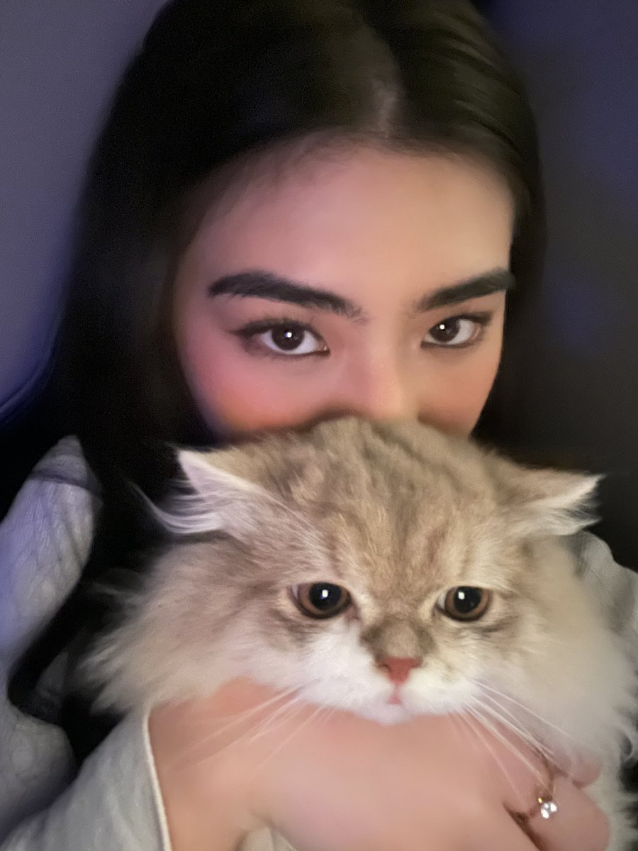 i wanna make an ig acc for haru >.<