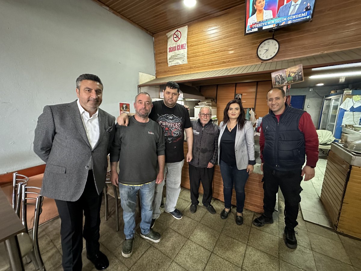 SEVDAERDAN's tweet photo. Güne, Urla’da sanayi esnafımızla kahvaltı yapıp esnaflarımızı ziyaret ederek başkadık. Sorunları değil bolluğu, bereketi konuşacağımız günlere az kaldı. 

İktidarımızda herkesin yüzü gülecek.. 
#Haydi #SanaSöz #Seçim2023 https://t.co/cbpg3aVRgP