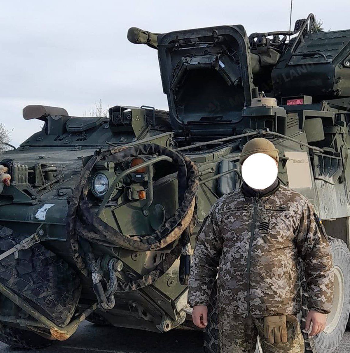 #Ukraine/#Russia 🇺🇦🇷🇺:

According to a photo obtained by @Militarylandnet, the 🇺🇦#Ukrainian 82nd Separate AirAssault Brigade probably received the #M1296 Stryker ICV - Dragoon IFVs.

M1296 Infantry Carrier Vehicle - #Dragoon is equipped with @KOGDefence RT40 (MCRWS) RWS turret