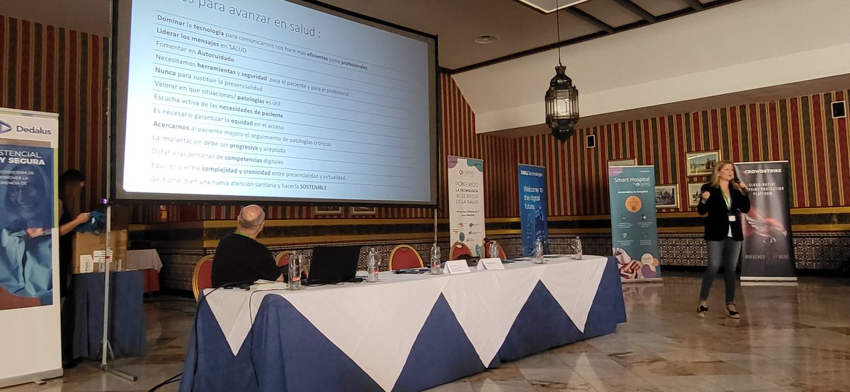 FeWiBeF's tweet photo. Carmen Jodar desde la Consejería de Salud @saludand inaugura nuestras jornadas #apisaxvi hablando de humanización y TICs https://t.co/Mo1bbIbb9M