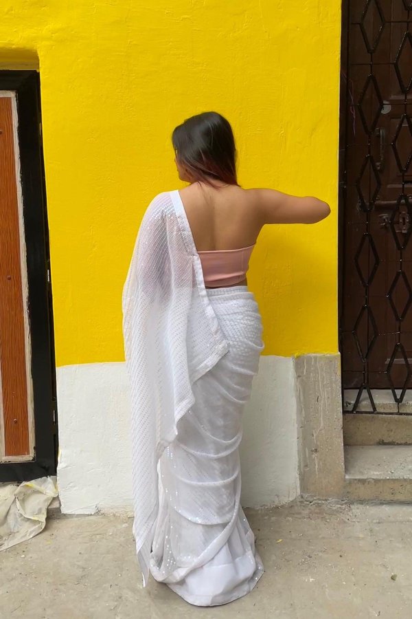 FvbgTxBaYAAtY2u?format=jpg&name=900x900