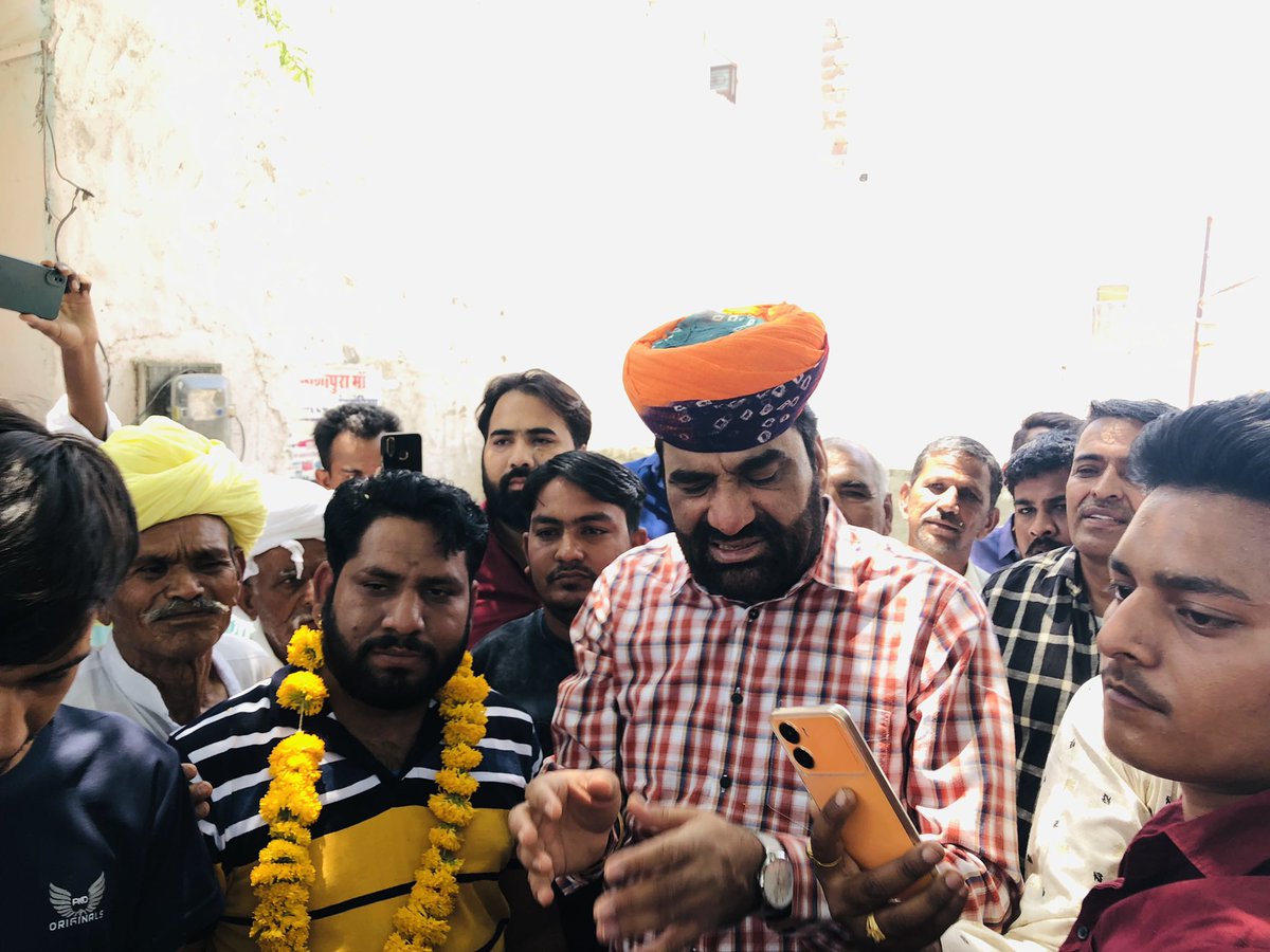 RLP4Pali_'s tweet photo. @RLPINDIAorg सुप्रीमो व नागौर सांसद @hanumanbeniwal जी के चितौड़गढ़ प्रवास पर बांजाकुरी जैतारण में भव्य स्वागत। https://t.co/WiSx0H44Uj