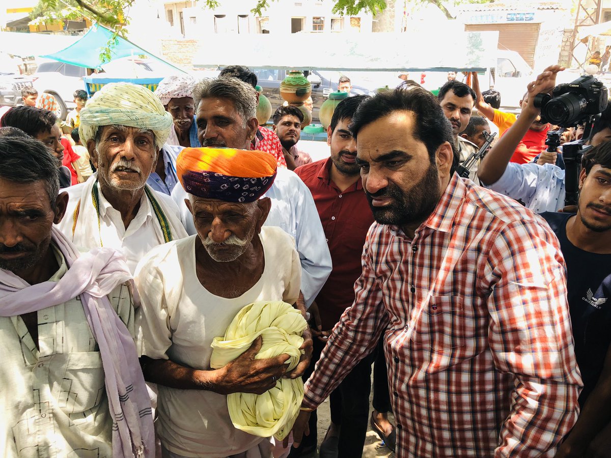 RLP4Pali_'s tweet photo. @RLPINDIAorg सुप्रीमो व नागौर सांसद @hanumanbeniwal जी के चितौड़गढ़ प्रवास पर बांजाकुरी जैतारण में भव्य स्वागत। https://t.co/WiSx0H44Uj