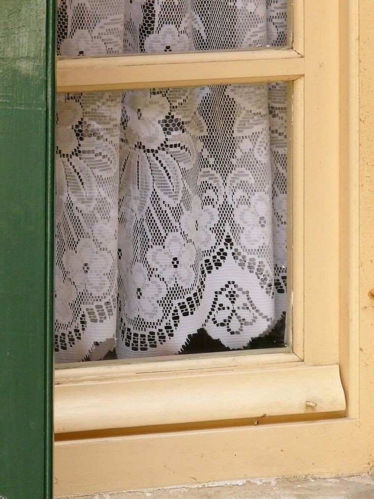 helloreadyset's tweet image. whoaaa sabtu nih!! ngobrolin parfum readyset yuxxxx. 

bikin spoiler without context dl deh~~~ ada yg bisa nebak mo bahas parfum apa ga dari clue ini? 🙃