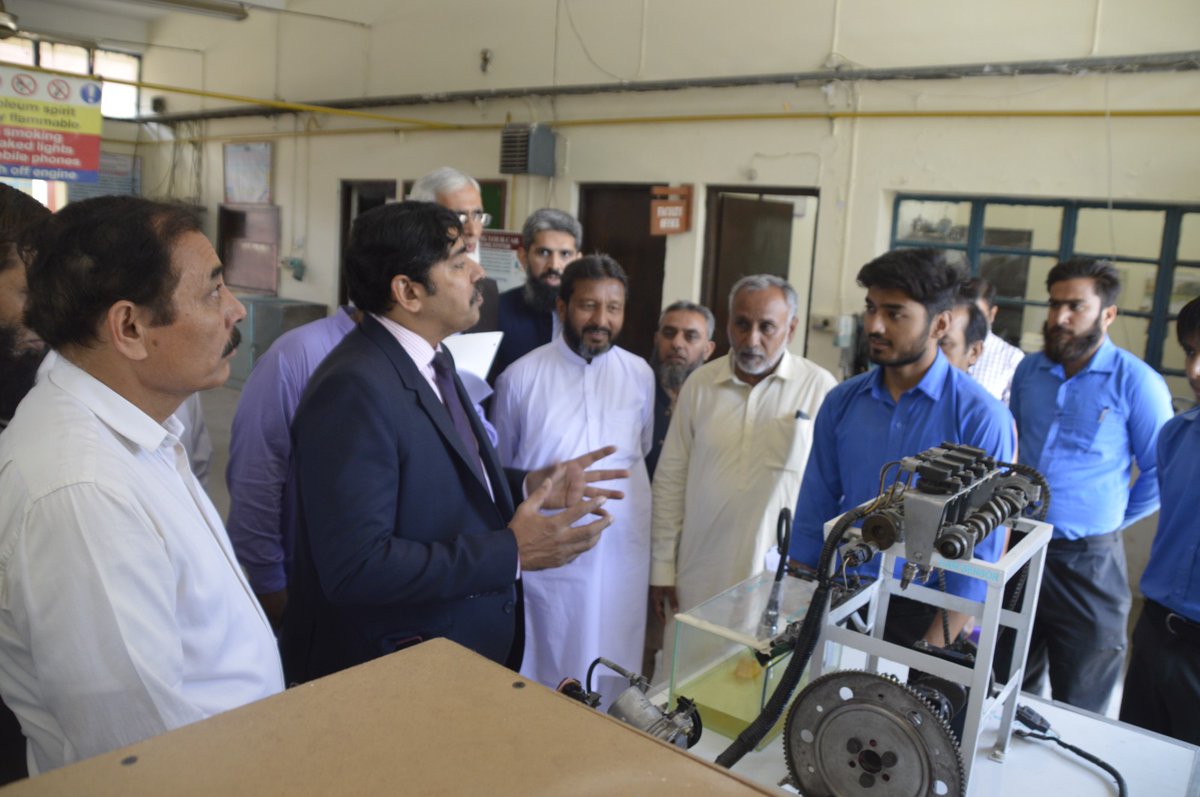 punjab_tevta's tweet photo. Mr. Ehsan Bhutta, Secretary @ICIDPunjab visited GSPCT, Gujrat today. He observed Bsc. Engineering Technology &amp; DAE classes. The Secretary expressed his satisfaction with the cleanliness of the premises and the ongoing academic activities. https://t.co/LY7gXjhYOO