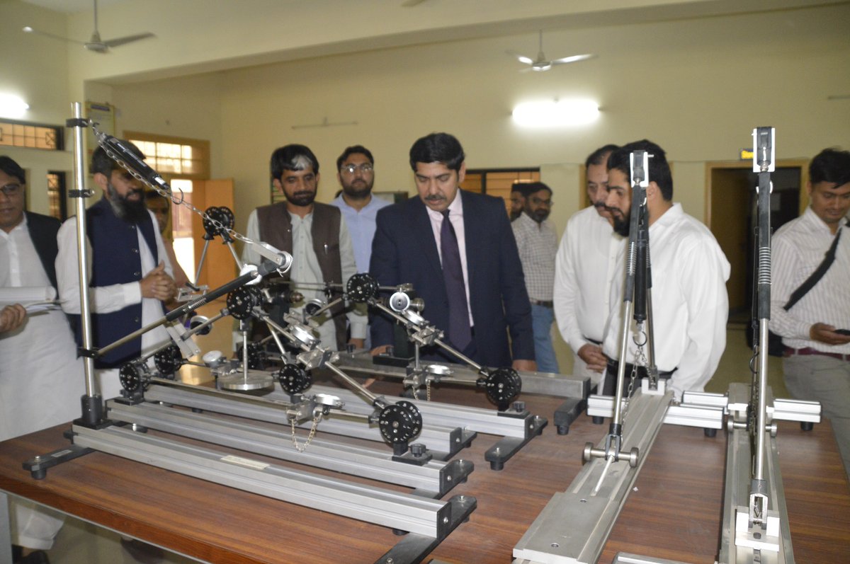 punjab_tevta's tweet photo. Mr. Ehsan Bhutta, Secretary @ICIDPunjab visited GSPCT, Gujrat today. He observed Bsc. Engineering Technology &amp; DAE classes. The Secretary expressed his satisfaction with the cleanliness of the premises and the ongoing academic activities. https://t.co/LY7gXjhYOO