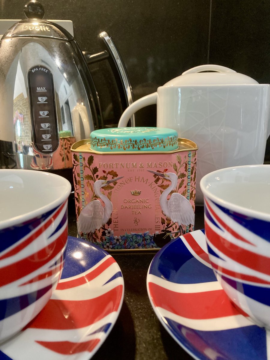 DawnNeesom's tweet photo. Darjeeling tea might be posh but it’s a bit pish ☕️😬#Coronation #kingCharles #builderstea https://t.co/LqIPcxMyNj