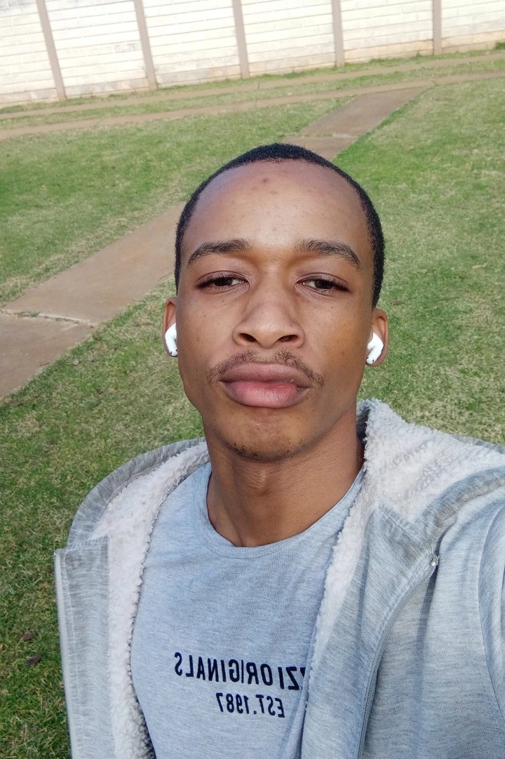 LGaeratane's tweet photo. Hi https://t.co/yI5i9wElOI