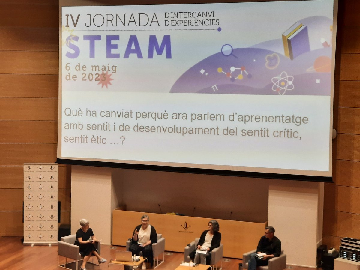 anton_not's tweet photo. Taula rodona Un aprenentatge amb sentit a càrrec de Núria López Rebollal, Elvira Martí Canyellas i Julio Pérez Tudela @pereztud , moderada per @MarisolFontS @IceUdl @UdL_info https://t.co/faECqbneZv