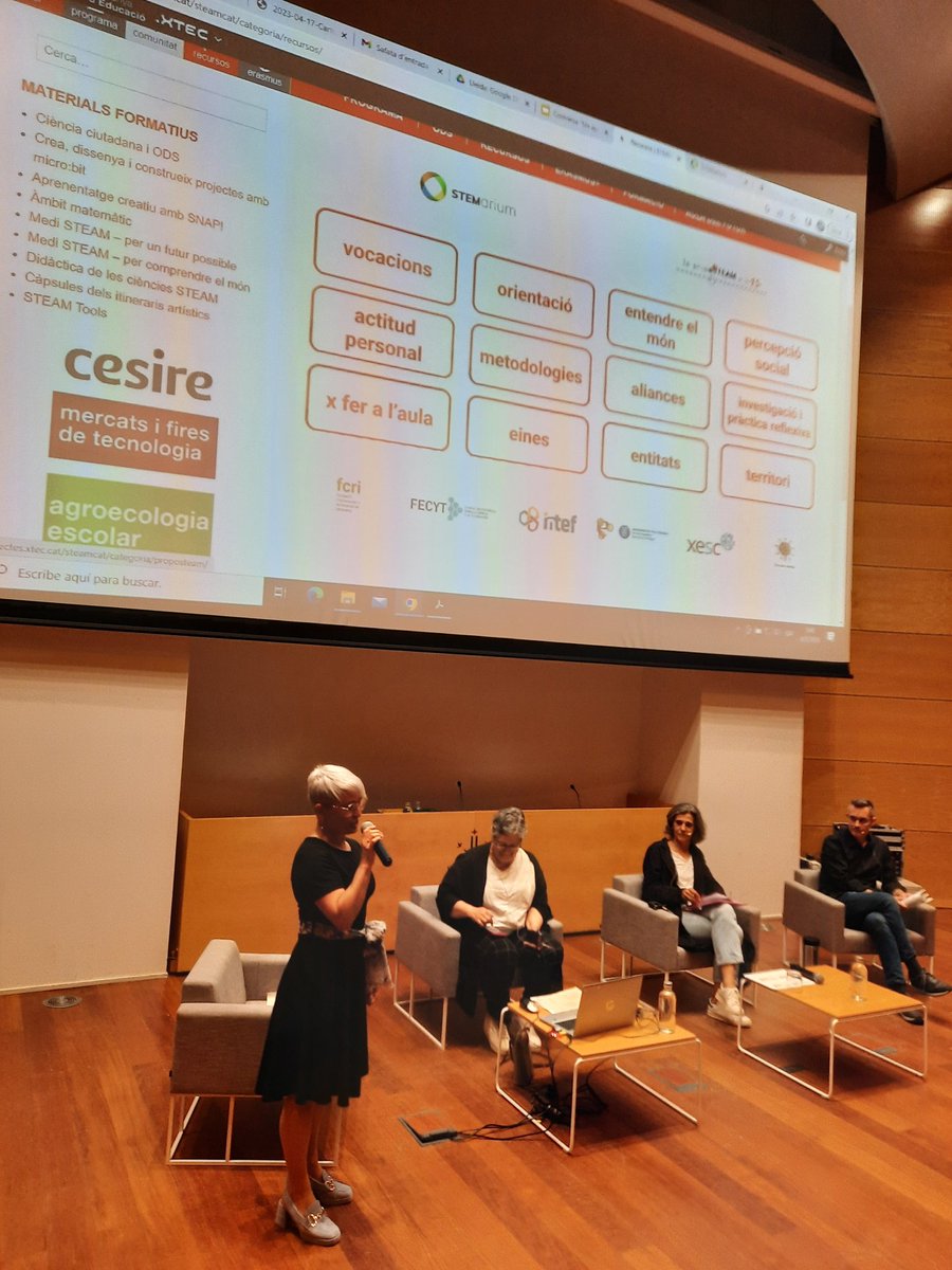 anton_not's tweet photo. Taula rodona Un aprenentatge amb sentit a càrrec de Núria López Rebollal, Elvira Martí Canyellas i Julio Pérez Tudela @pereztud , moderada per @MarisolFontS @IceUdl @UdL_info https://t.co/faECqbneZv