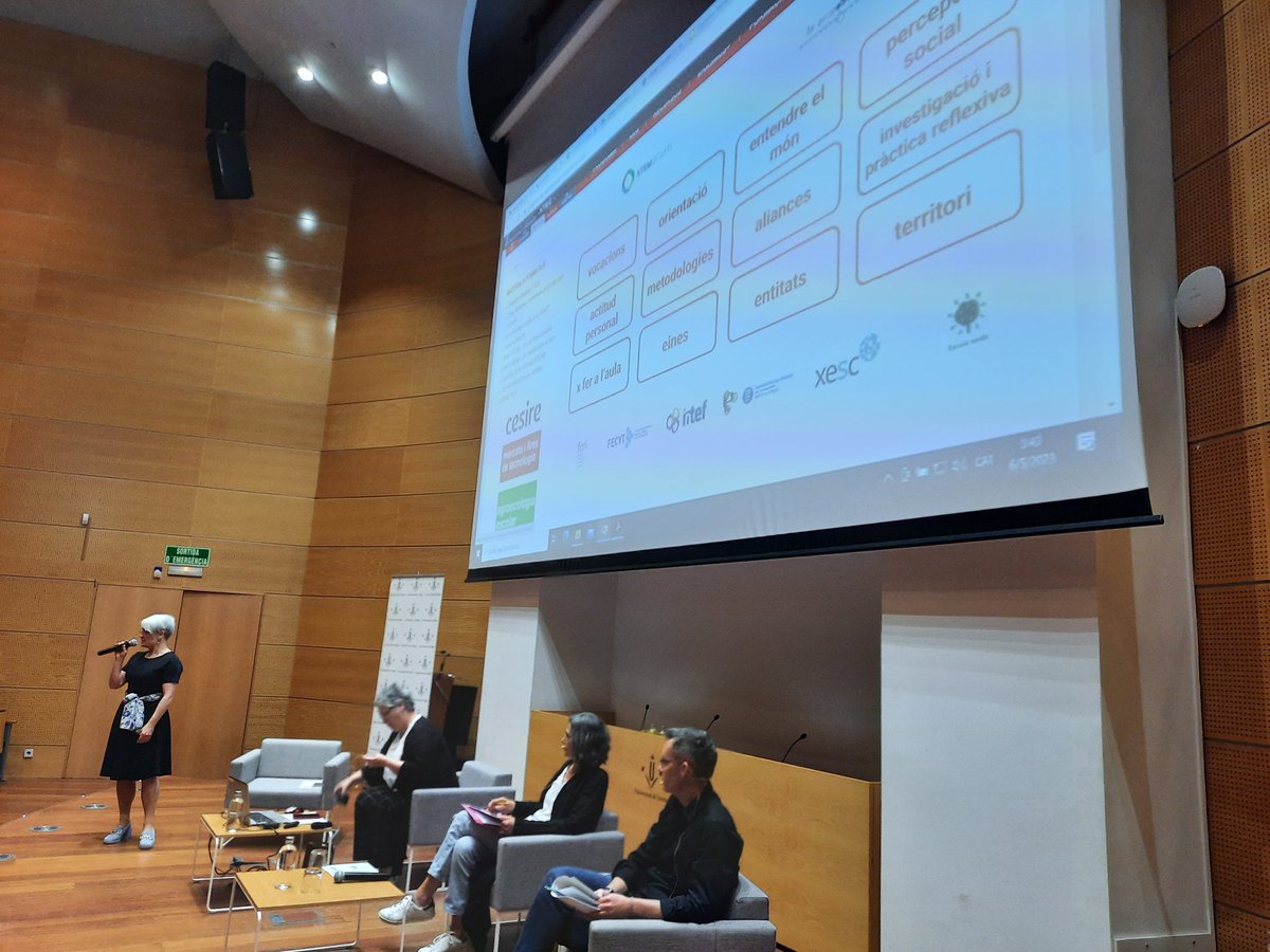 anton_not's tweet photo. Taula rodona Un aprenentatge amb sentit a càrrec de Núria López Rebollal, Elvira Martí Canyellas i Julio Pérez Tudela @pereztud , moderada per @MarisolFontS @IceUdl @UdL_info https://t.co/faECqbneZv