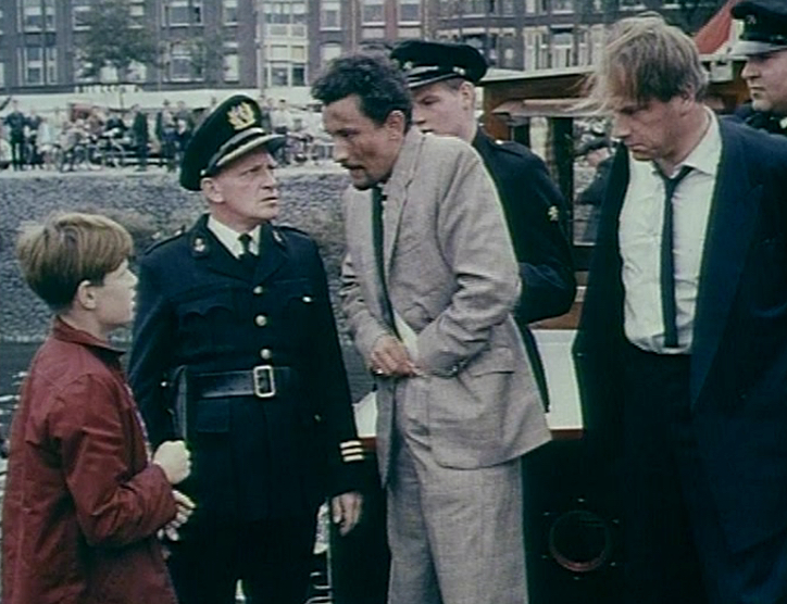 TalkingPicsTV's tweet image. Tim visits his penfriend and discovers a diamond heist in HUNTED IN HOLLAND (1961) 9:55am #SeanScully #JacquesVerbrugge CFF family feature #TPTVsubtitles