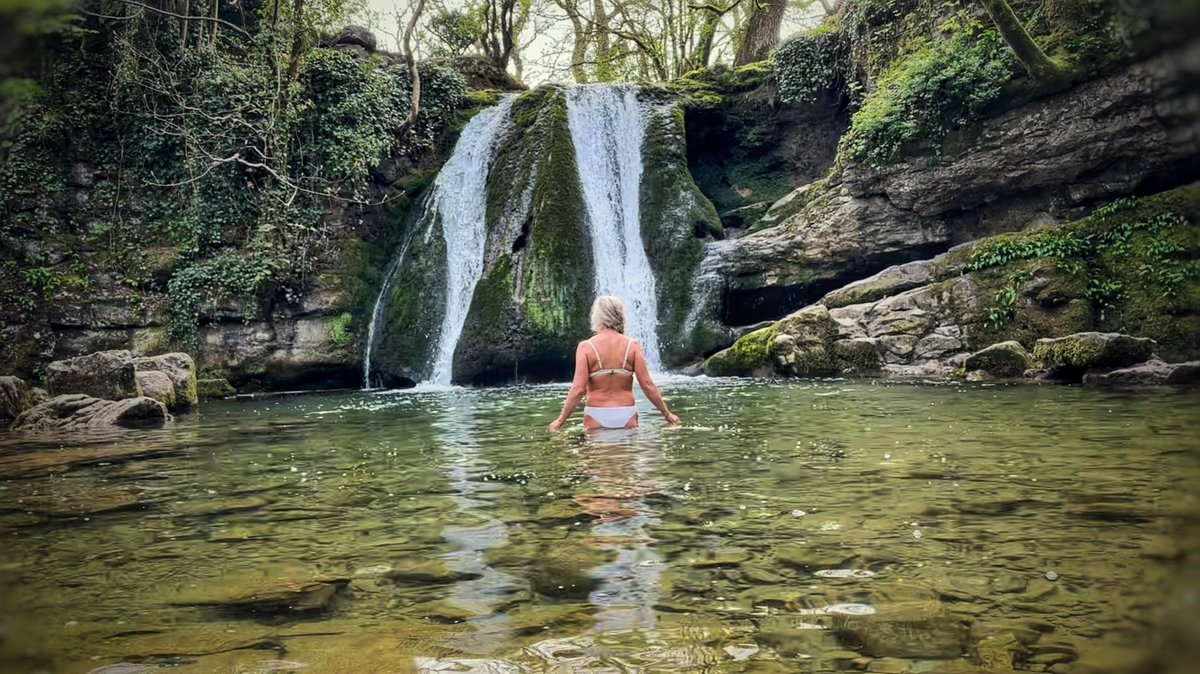 5littleboys1's tweet photo. Let’s start the day #ChasingWaterfalls 💦 https://t.co/5caWqgD01K