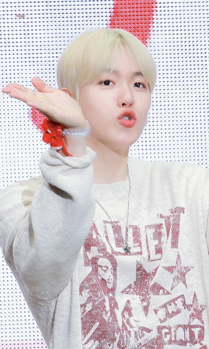 230506 
🤍🖤

#언제든_놀러와요_큥데이
#오늘은_배켜니날_배켜니세상
#HAPPYBAEKHYUNDAY
#해피큥데이