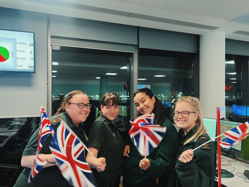 Ldn_Ambulance's tweet photo. While our additional staff will be plain to see at todayβs historic Coronation, there are lots of #TeamLAS working behind the scenes to help care for London - that includes our 999 call handlers, who are pictured here (thanks to @juleslockett06), working 24/7 for the capital https://t.co/Xgl8hCPlPt