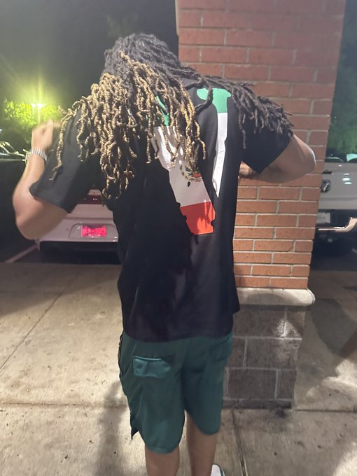 El huncho mucho dinero 🇲🇽 https://t.co/lAHECPngfB