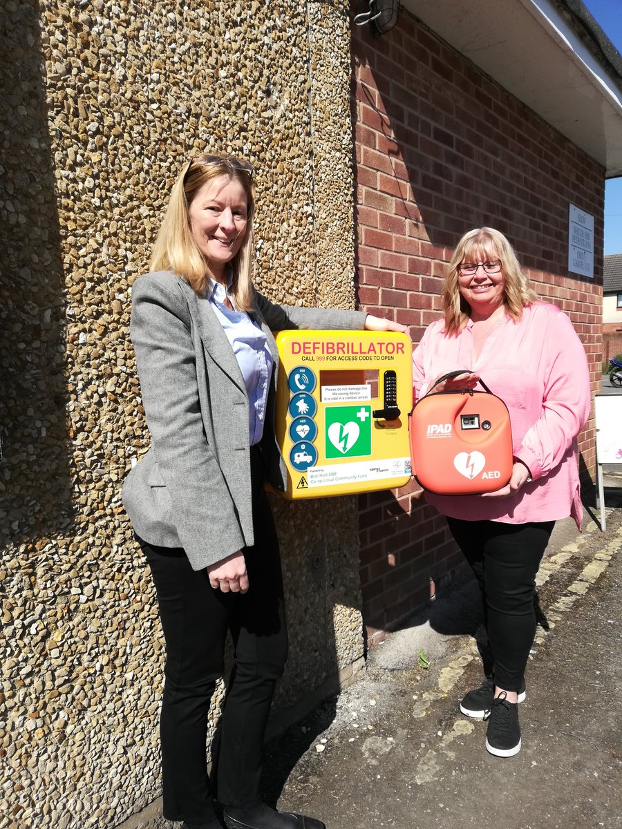 TidalDirect's tweet photo. #teamworkmakesthedreamwork @LibDemVix 😍 Public Hearts partnership with @CheltBoroHomes @CheltenhamBC brings defibs into key residential areas #socialhousing 🏠🔒 @JulianTooke @hopeful_runner @mpmwilko @Alishacmlewis @Cheltenham_ #accessforall #DefibsSaveLives #TheCircuit https://t.co/ot8b2Qrxf0