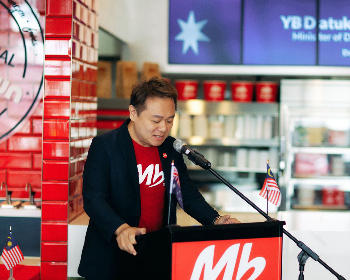 MarrybrownMY's tweet photo. Our new outlet will be opening real soon at Burwood One, Victoria! Hot, crispy chicken and many more yummy MB meals are on its way, so stay tuned for more exciting news!
#Marrybrown #MarrybrownAUS #SomethingDifferent #Burwood https://t.co/AAUAPuKVCZ