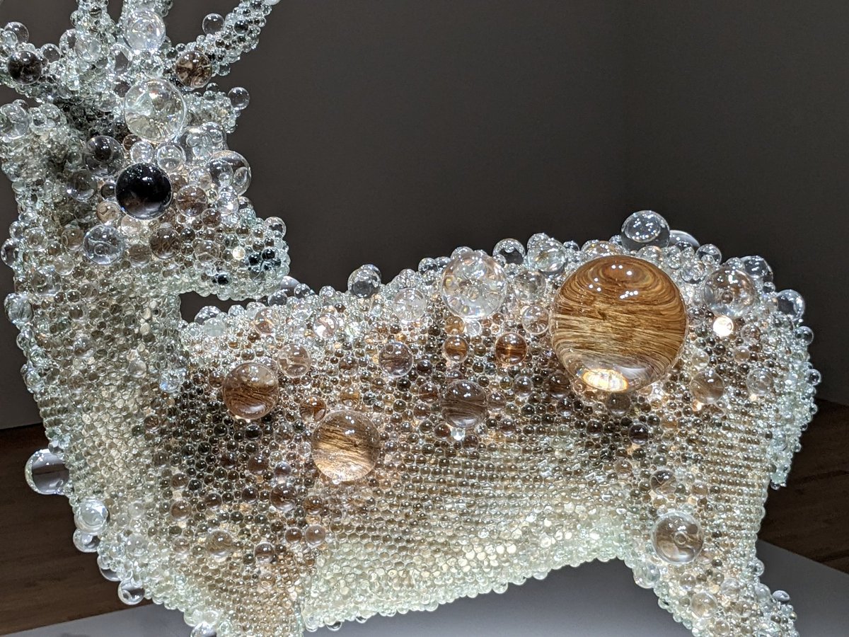 manabu72b's tweet image. 「被膜虚実」名和晃平 《PixCell-Deer #17》2009